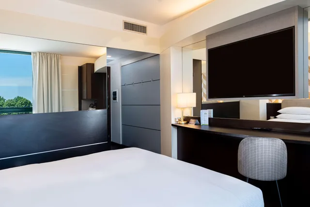 غرفة سوبيريور مفردة بسرير مزدوج، DoubleTree by Hilton Milan Malpensa 2/5