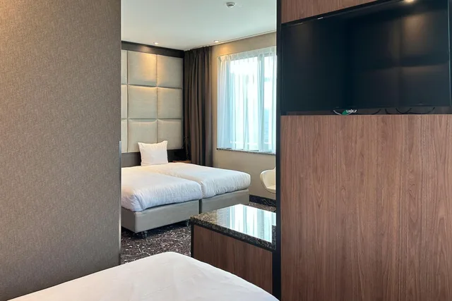 غرفة ثلاثية، Hotel Levell 5/9