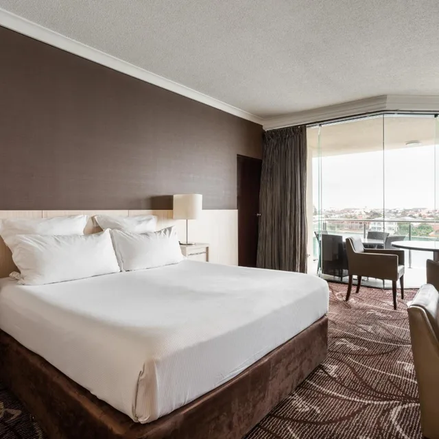 جناح بجاكوزي، Lakes Resort Hotel 1/7