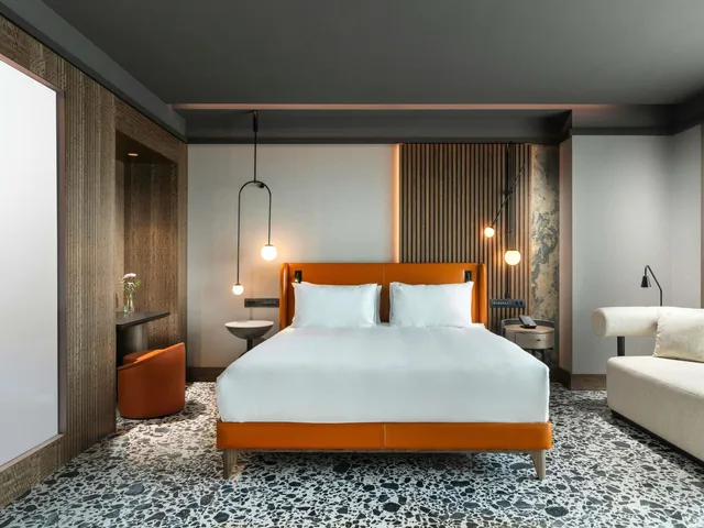 غرفة ديلوكس بسرير مزدوج بإطلالة على المدينة، Movenpick Hotel Istanbul Marmara Sea 1/7