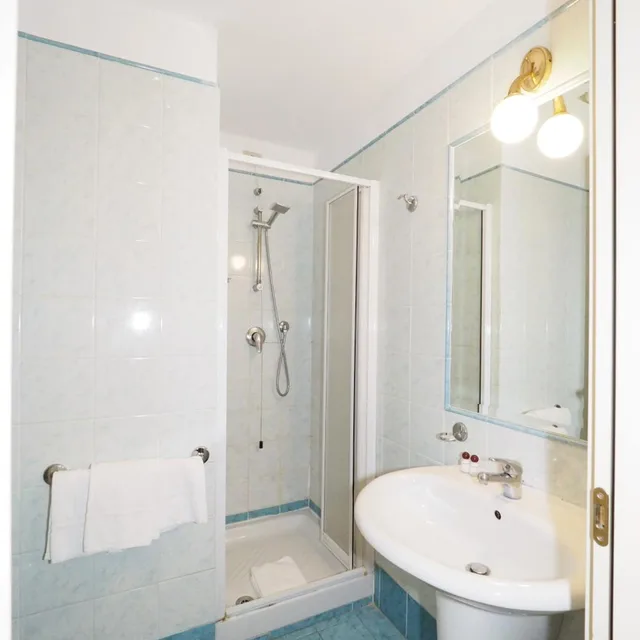 غرفة مفردة، Hotel Laura 7/24