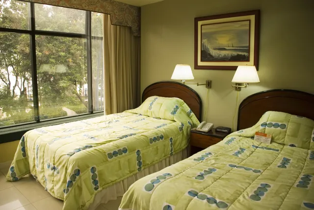 غرفة تنفيذية بسريرين منفصلين، Ramada Hotel Guayaquil 3/6