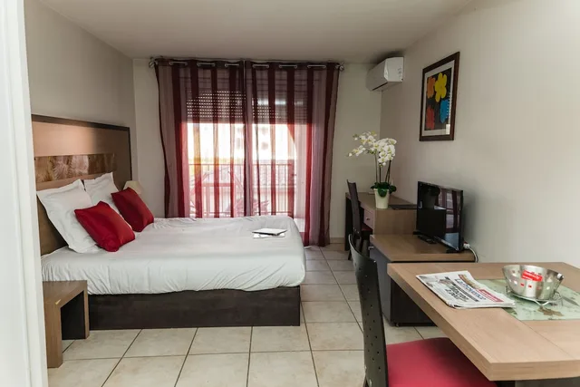 استوديو بسرير كوين، Appart Hotel Garden & City Rousset 5/7