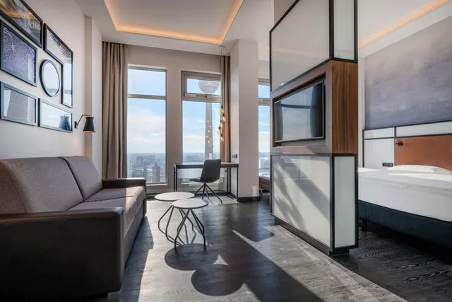 Sky, Suite, Park Inn by Radisson Berlin Alexanderplatz 2/5