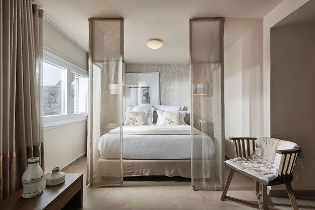 2 Bedrooms, Master, Suite, King and Twin Beds، Palladium 7/8