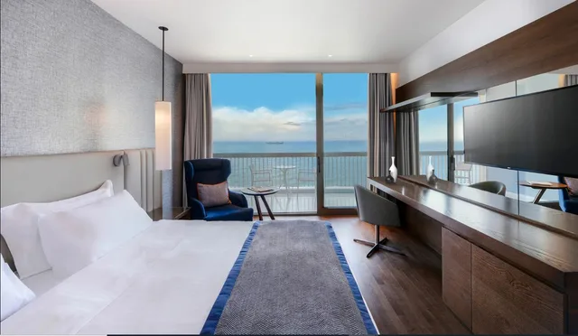 غرفة تنفيذية بسرير مزدوج أو سريرين منفصلين بإطلالة على البحر، Makedonia Palace, WorldHotels Luxury 2/3