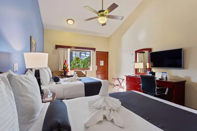 Room, 2 Double Beds, Best Western Plus Belize Biltmore Plaza 2/2