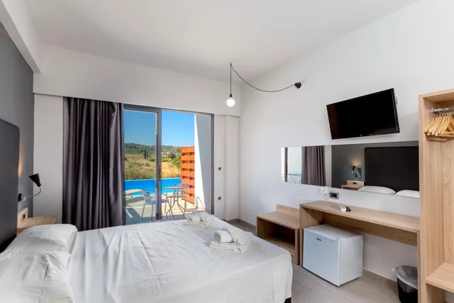Room, Shared Pool، Evita Resort 1/1