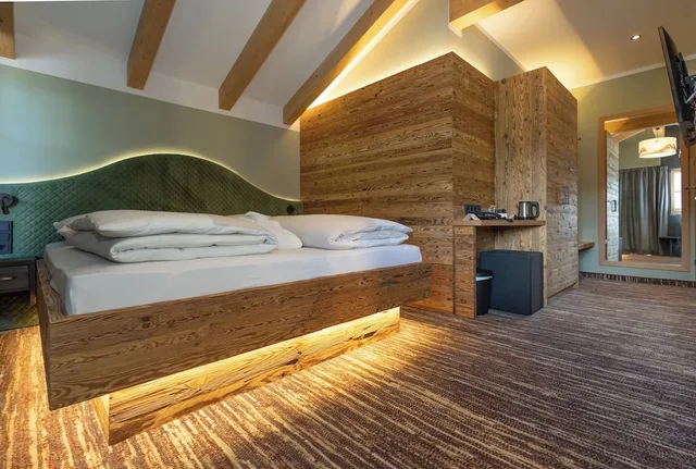 غرفة كومفورت بسرير كوين، Romantikhotel Zell Am See 8/10