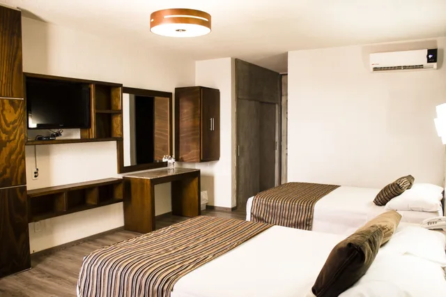 غرفة بسريرين مزدوجين بإطلالة على المدينة بحمام خاص، Hotel El Monte 1/4
