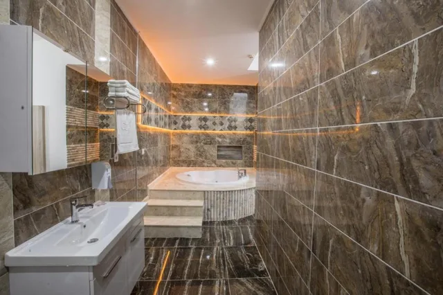 جناح دوبلكس بجاكوزي، Elanis Suites 2/3