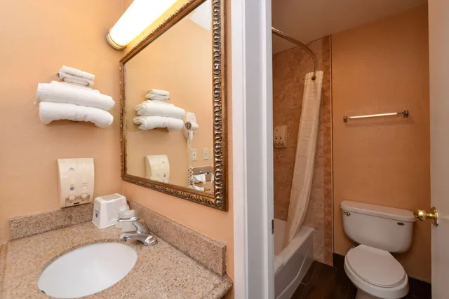 غرفة بسريرين كوين، Americas Best Value Inn & Suites-East Bakersfield 4/4