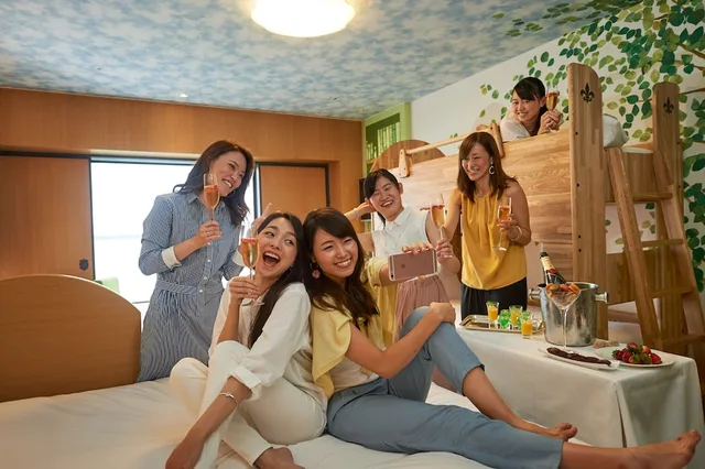Happy Magic, Family, Bunk Bed, 3 Beds, Park View، Hilton Tokyo Bay 2/9