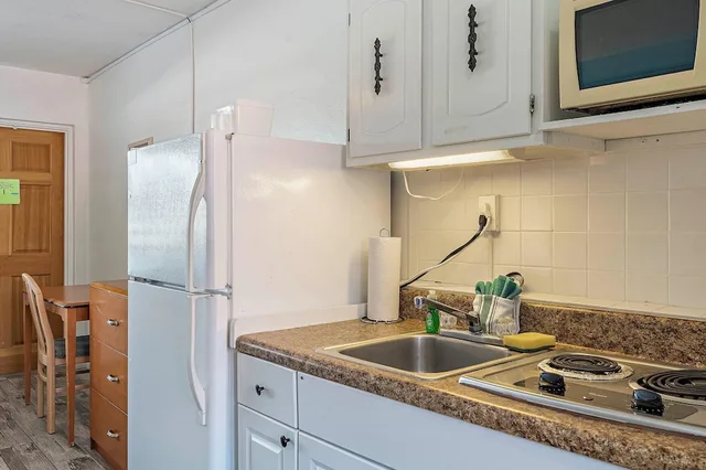 غرفة بسريرين مزدوجين بمطبخ صغير، Malibu Resort Motel 4/7