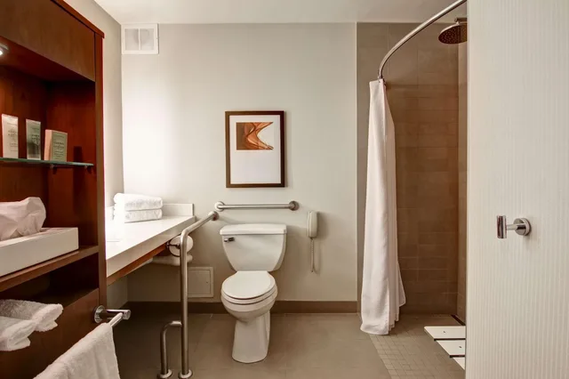 غرفة لذوي الإعاقة، Hilton Mississauga Meadowvale 3/5