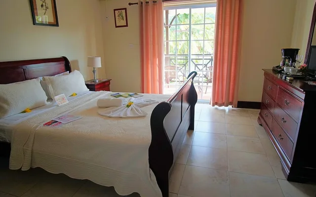 Panorama, Deluxe, Queen Bed, Marigot Beach Club and Dive Resort 3/10