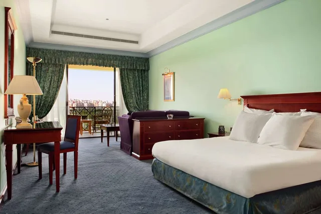 غرفة ديلوكس بسرير كينج، Hilton Pyramids Golf Resort 1/1