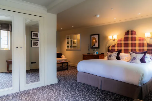 Courtyard, Classic, Double Bed، The Lygon Arms 2/4
