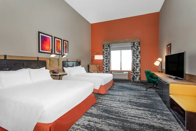 غرفة بسريرين كوين لذوي الإعاقة، Hilton Garden Inn Hays 1/1