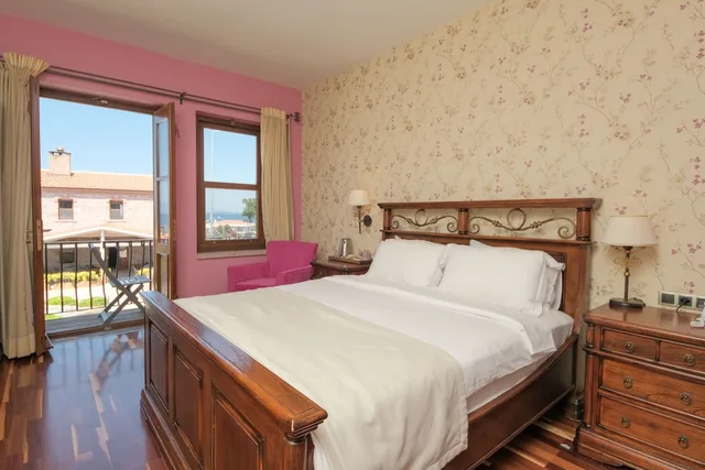 غرفة بسرير مزدوج بإطلالة على البحر بشرفة، Cunda Labris Hotel 6/10