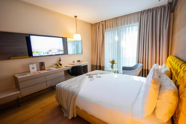 غرفة تنفيذية بسرير كوين، Dosso Dossi Hotels and SPA Downtown 2/7