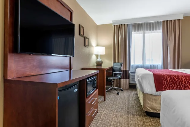 جناح بسريرين كوين، Comfort Inn & Suites Leeds I-20 3/4