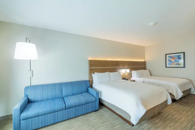 جناح بسريرين كوين مع أريكة، Holiday Inn Express Suites Lindale 3/5