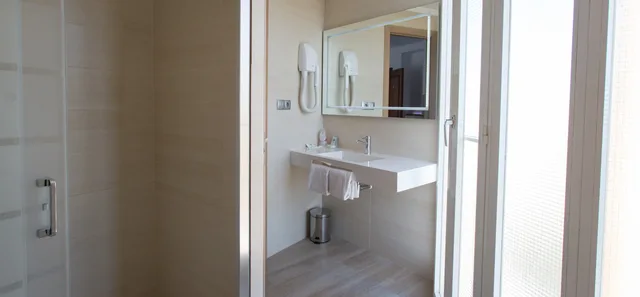 غرفة قياسية رباعية، Olympia Hotel Ronda II 8/8