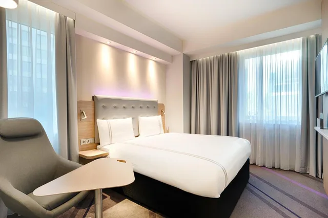 غرفة عائلية بسريرين مزدوجين، Premier Inn Frankfurt Westend Hotel 1/1