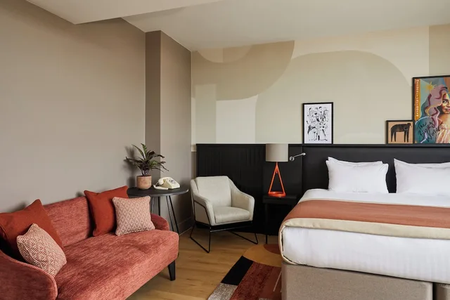 Renovated, Premium, King Bed, Balcony، Indigo Hotel Newcastle 1/1