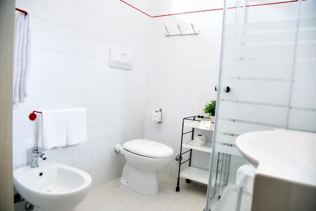 غرفة ثلاثية بشرفة، Hotel Kinda 3/3