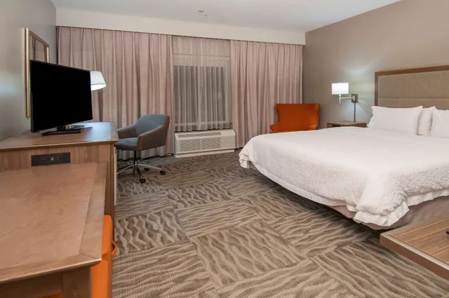 استوديو بسرير كينج مع أريكة لذوي الإعاقة، Hampton Inn Opelousas La 1/5