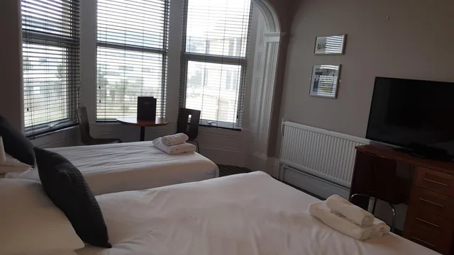 غرفة عائلية، The York Hotel 7/10