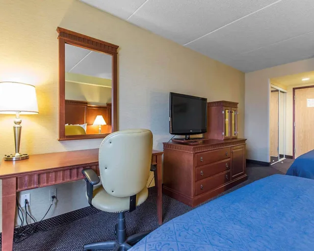 غرفة بسريرين كوين، Quality Inn & Suites Bay Front 2/2