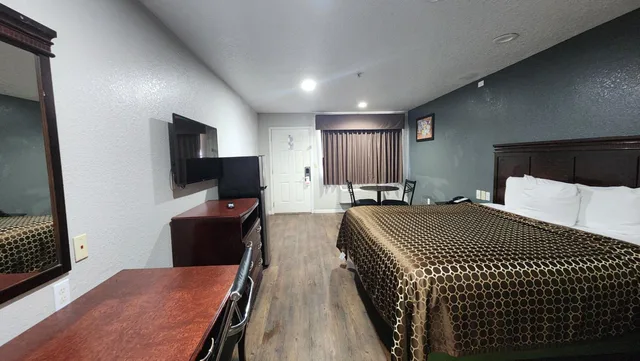 غرفة بسرير كينج، Express Inn Hobby Airport 2/8
