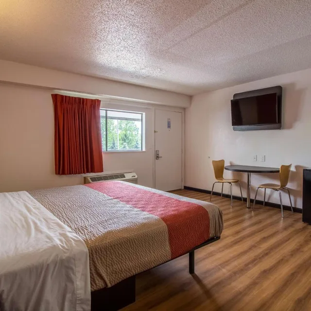 غرفة بسرير كوين لغير المدخنين، Motel6 Ashland, OH 3/10