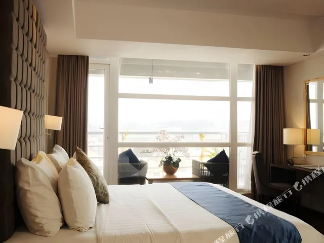 Grand, Deluxe, King Bed, Mg Setos Hotel Semarang 2/2