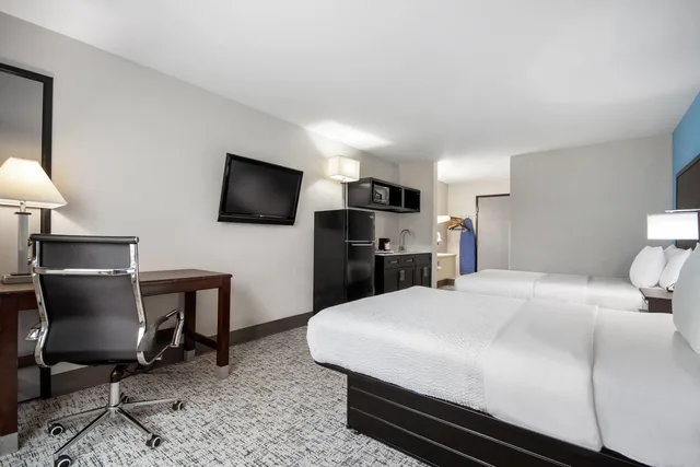 غرفة رباعية بمطبخ صغير، Baymont By Wyndham Marinette 2/4