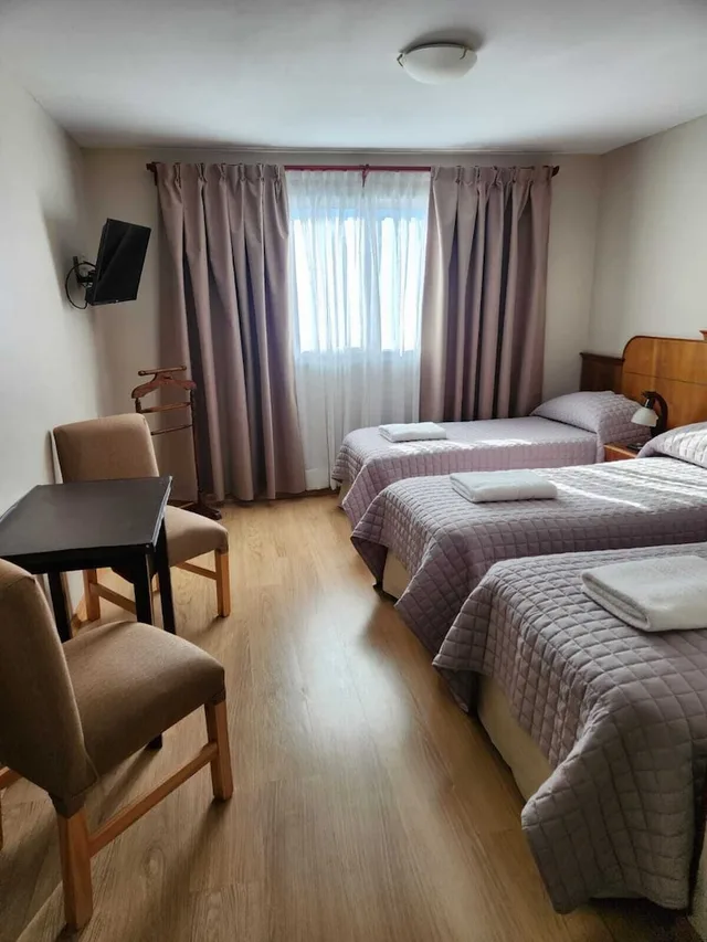 غرفة قياسية ثلاثية بثلاثة أسرّة، HOTEL PICOS DEL SUR 1/4