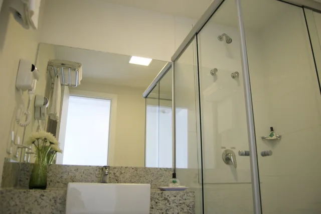 غرفة سوبيريور بسريرين منفصلين وسريرين فرديين، Itapoa Executive Hotel 4/4
