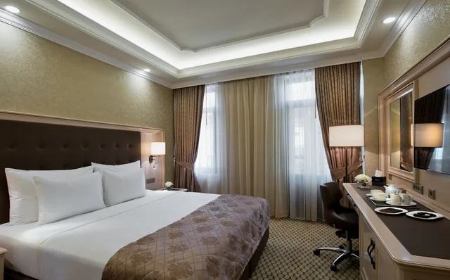 غرفة قياسية بسريرين منفصلين، Hotel London 1889 & Casino 4/10