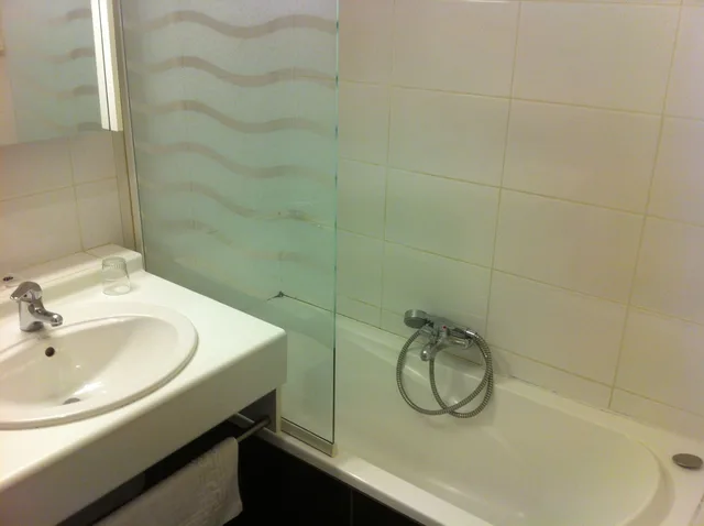 غرفة بسرير مزدوج، Hotel Du Sud Vieux Port 2/3