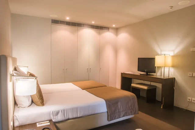 1 Bedroom, Apartment, Twin Beds, Lateral Side Sea View, Sofa، The Anchor Troia River 5/6