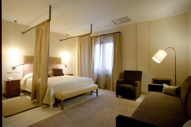 جناح جونيور، Vino Spa Lavida 7/10