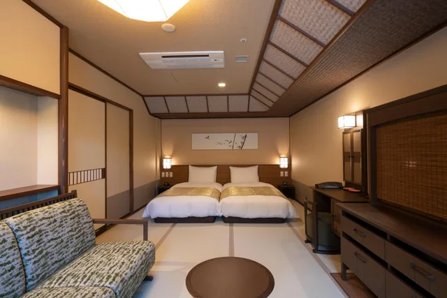 Hollywood, Twin Beds, Hot Spring Bath، Jozankei Yurakusoan 2/2