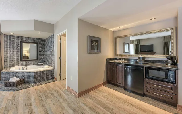 جناح استوديو بسرير كينج بحوض جاكوزي، Hampton Inn And Suites By Hilton Moncton 1/1
