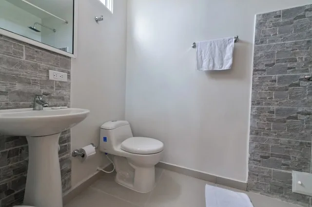 Family, 1 Single and 2 Double Beds، Verano Azul San Andres 2/2