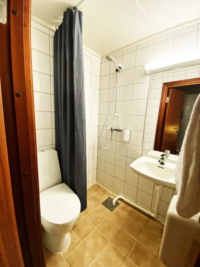 Renovated, Compact, Single, Single Bed, Old Building، Quality Hotel Grand Royal 6/6