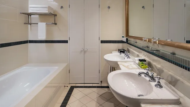 جناح كلوب بسرير كوين، Intercontinental Sanctuary Cove 2/2