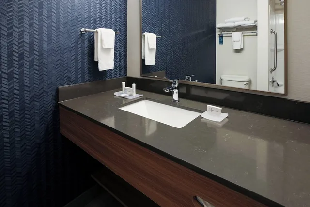 جناح بسرير كينج مع أريكة، Fairfield Inn Suites By Marriott Elizabethtown 2/2